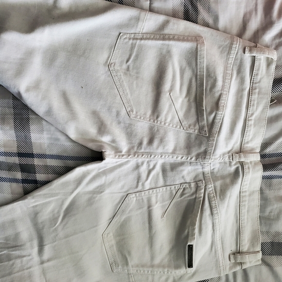 Gently used jeans BCBGMAXAZRIA 👖and 3 more 4all - Picture 4 of 12